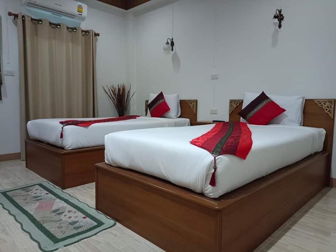 Hotel Maesot Siri Mae Sot Esterno foto