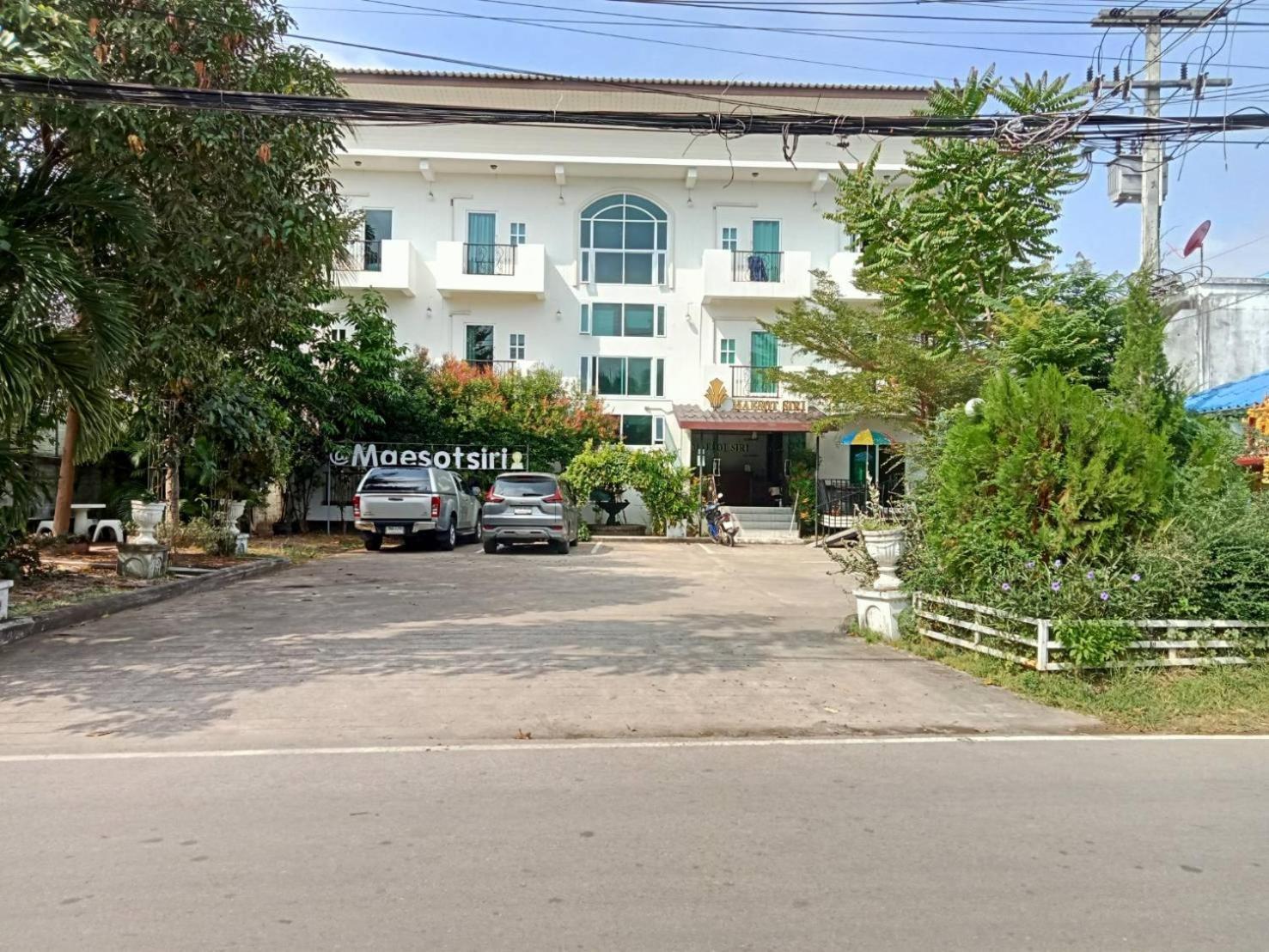 Hotel Maesot Siri Mae Sot Esterno foto