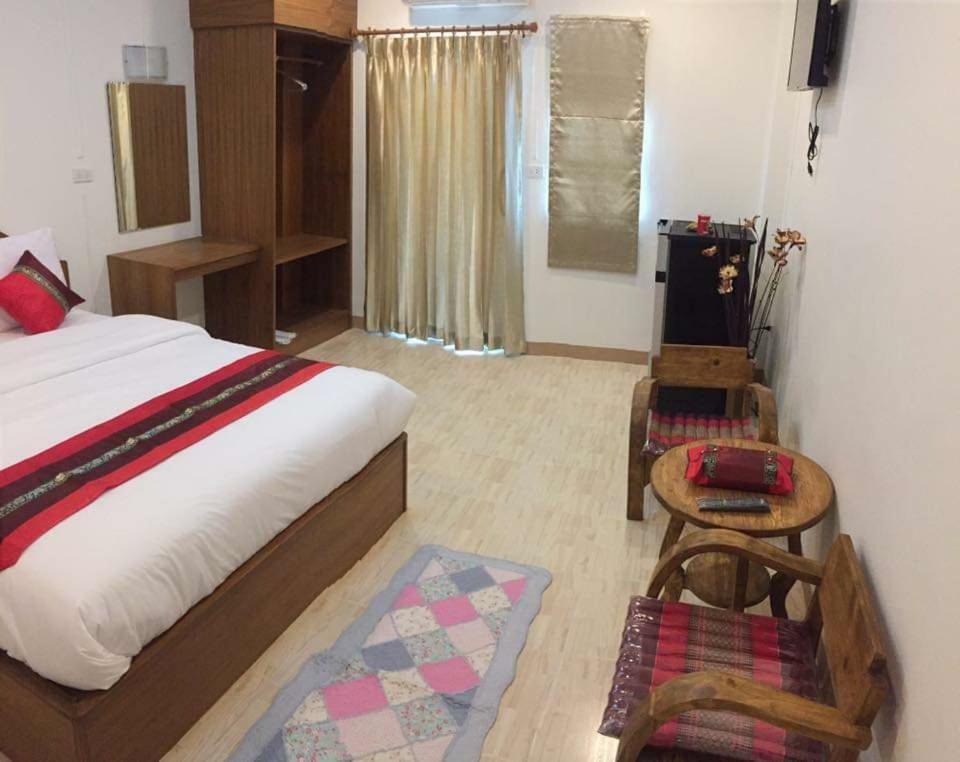 Hotel Maesot Siri Mae Sot Esterno foto